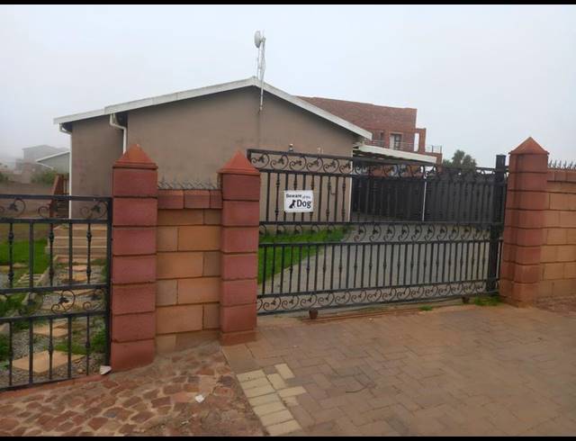 3 BEDROOM HOUSE FOR SALE IN MOSSEL BAY EXT 26